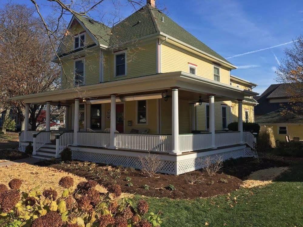 Harrison House Bed & Breakfast Naperville Exterior photo