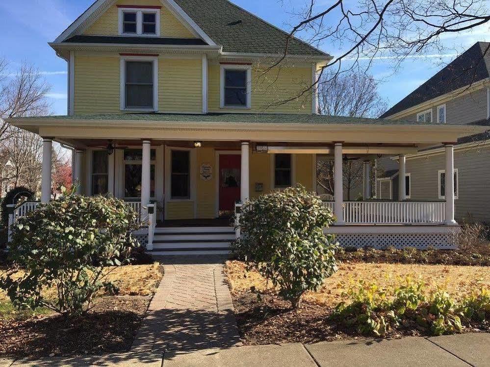 Harrison House Bed & Breakfast Naperville Exterior photo