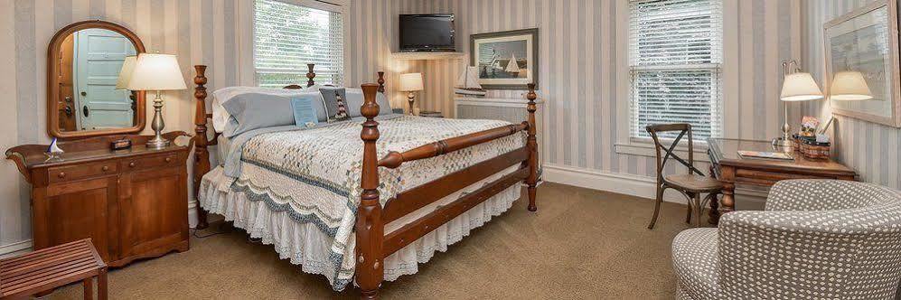 Harrison House Bed & Breakfast Naperville Exterior photo