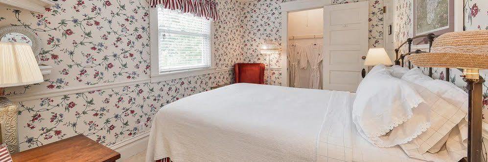 Harrison House Bed & Breakfast Naperville Exterior photo