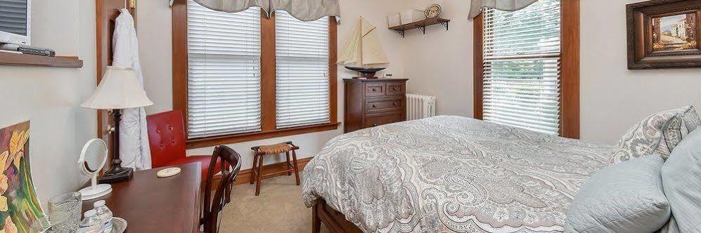 Harrison House Bed & Breakfast Naperville Exterior photo
