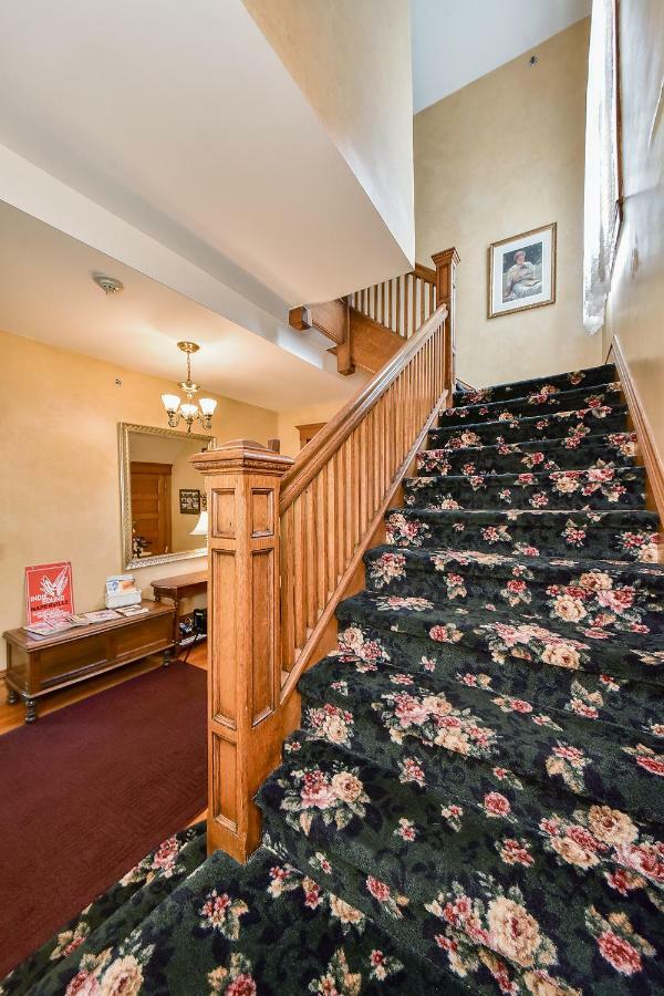 Harrison House Bed & Breakfast Naperville Exterior photo