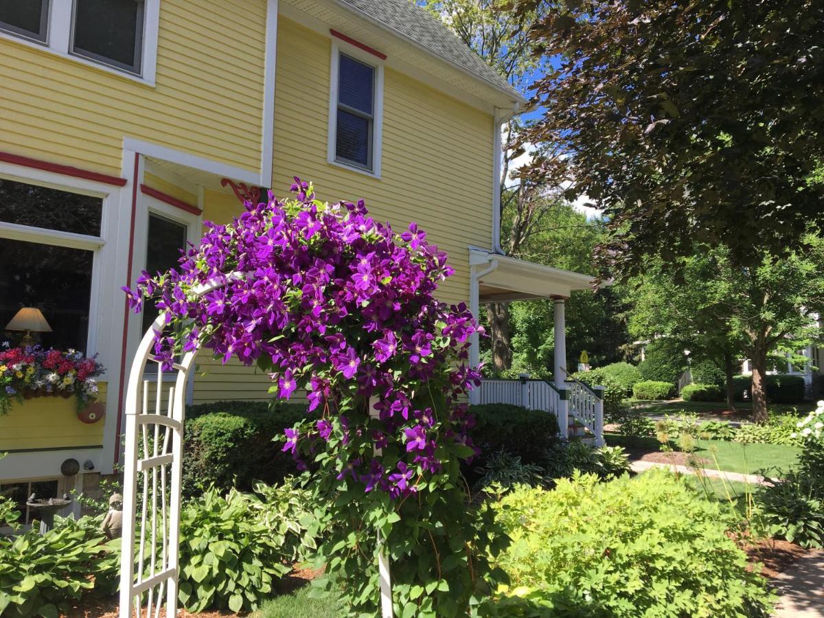 Harrison House Bed & Breakfast Naperville Exterior photo
